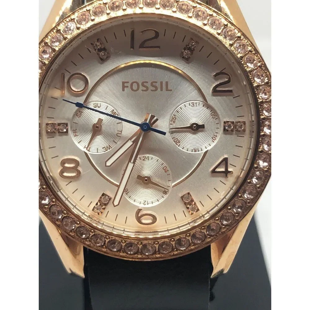 Fossil ES3887 Women's Analog Silver Dial Quartz Watch With Custom Band RK389